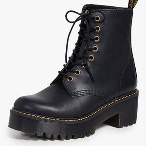 NEW NEVER WORN Doc Marten boots size 6 (37 UK)